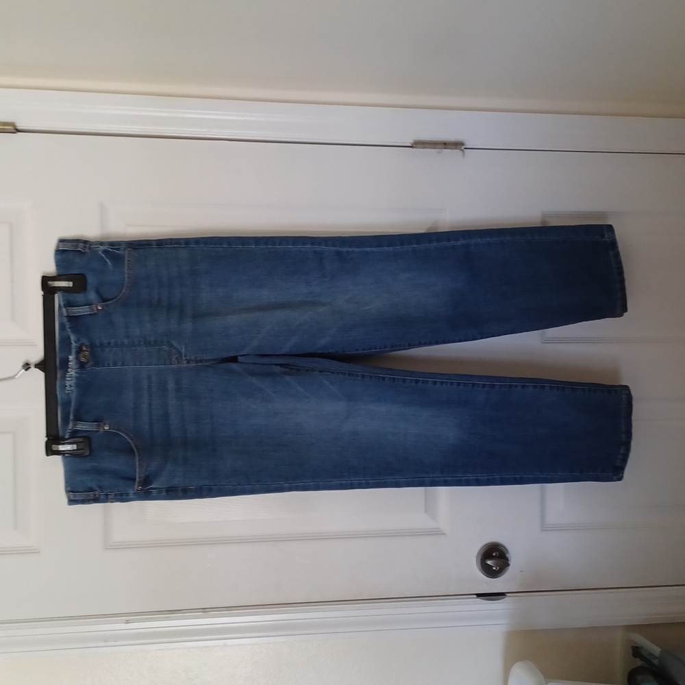 Women size 12-14 pull up time and Tru mid-rise straight jeans